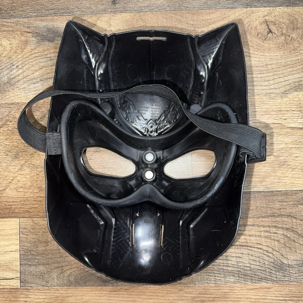Hasbro Black Panther Mask Kids OS Black Marvel Avengers 2015 Costume